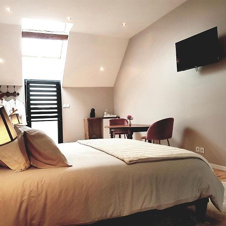 Bed and Breakfast Domaine Du Bois Chaumet Couzon Exterior foto
