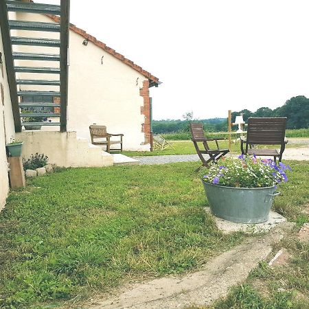 Bed and Breakfast Domaine Du Bois Chaumet Couzon Exterior foto